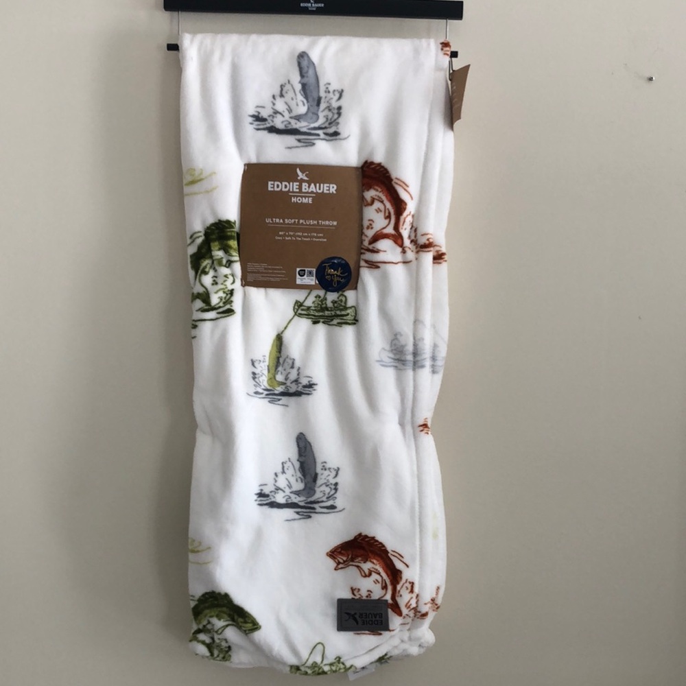 Eddie Bauer Multicolor Nature FISHING Print Plush Throw